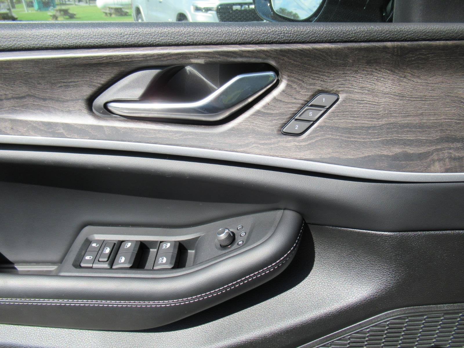 2027 Jeep Grand Cherokee GRAND CHEROKEE LIMITED 4X2