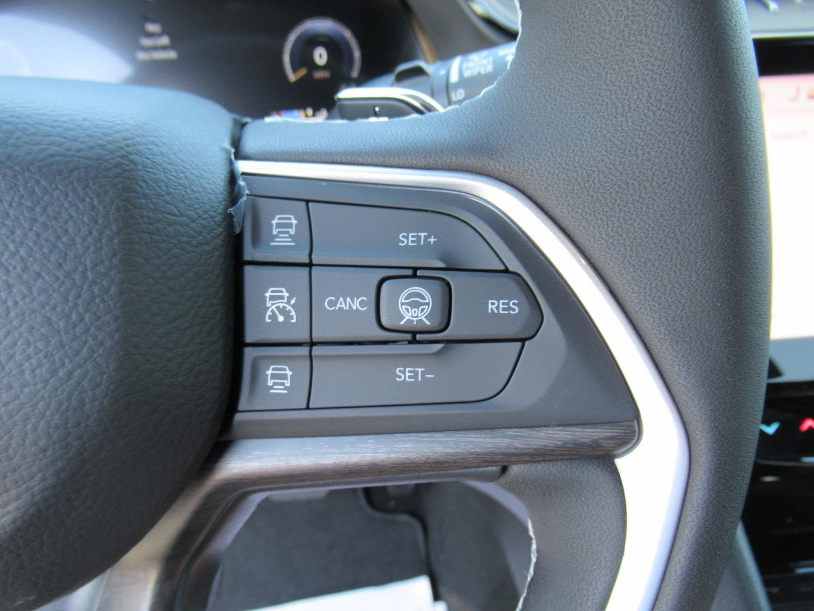 2027 Jeep Grand Cherokee GRAND CHEROKEE LIMITED 4X2