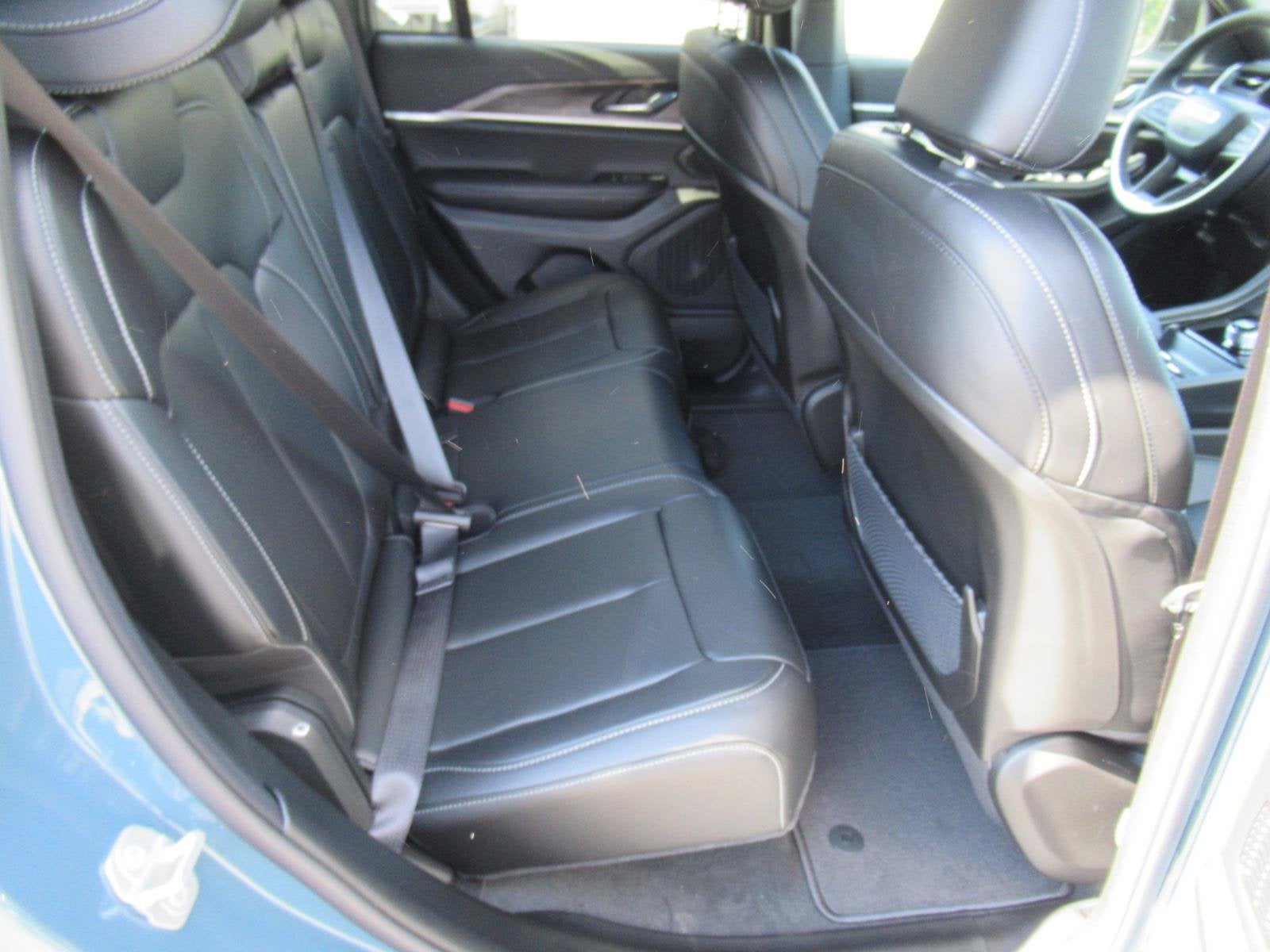 2027 Jeep Grand Cherokee GRAND CHEROKEE LIMITED 4X2
