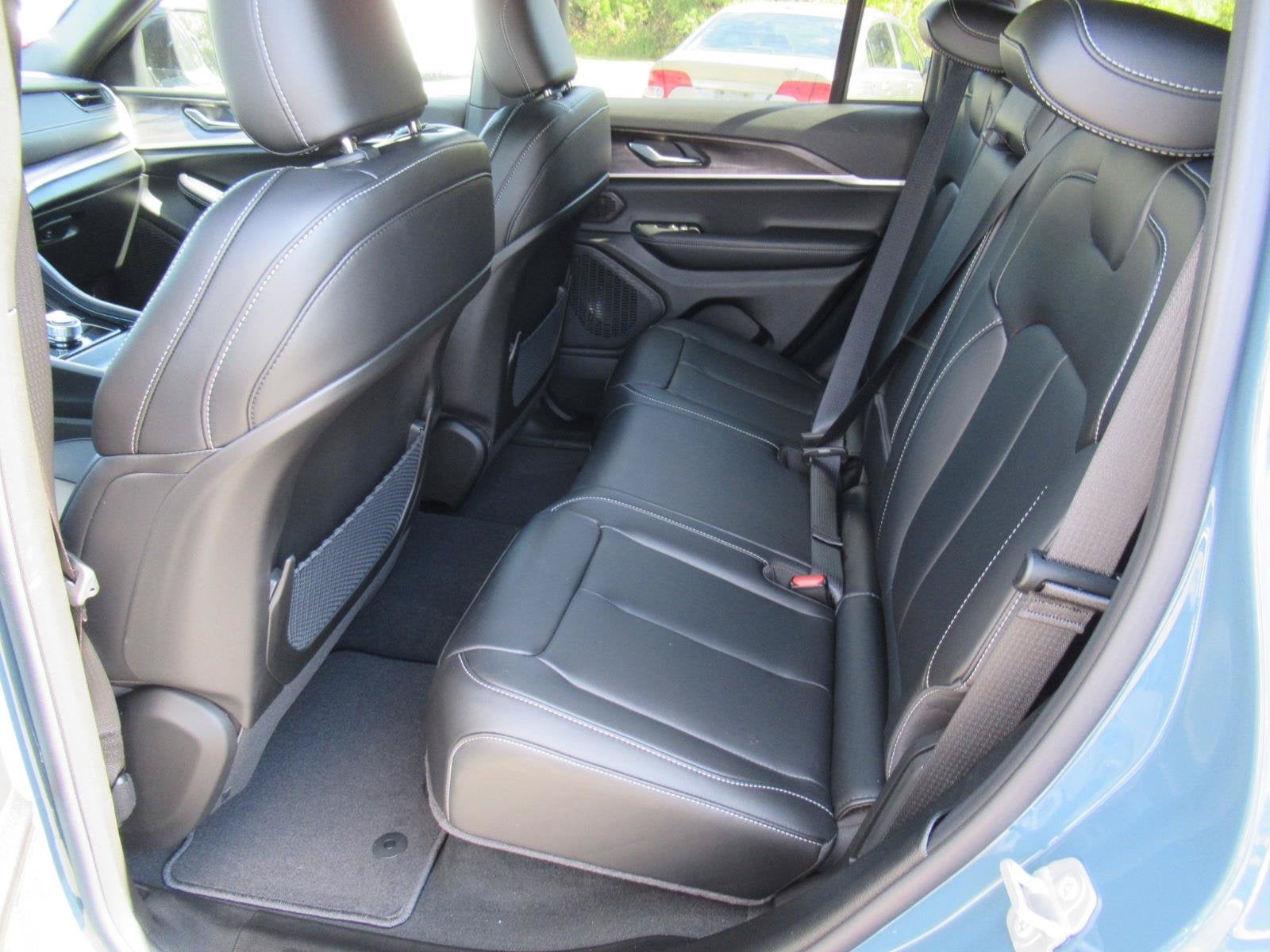 2027 Jeep Grand Cherokee GRAND CHEROKEE LIMITED 4X2