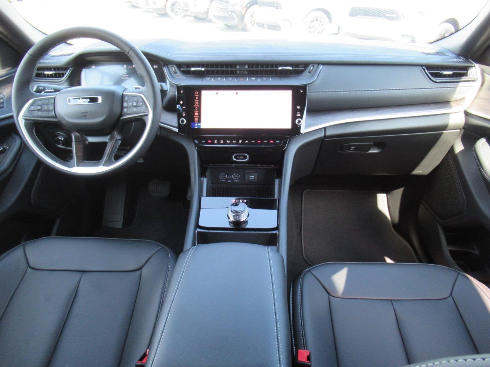 2027 Jeep Grand Cherokee GRAND CHEROKEE LIMITED 4X2