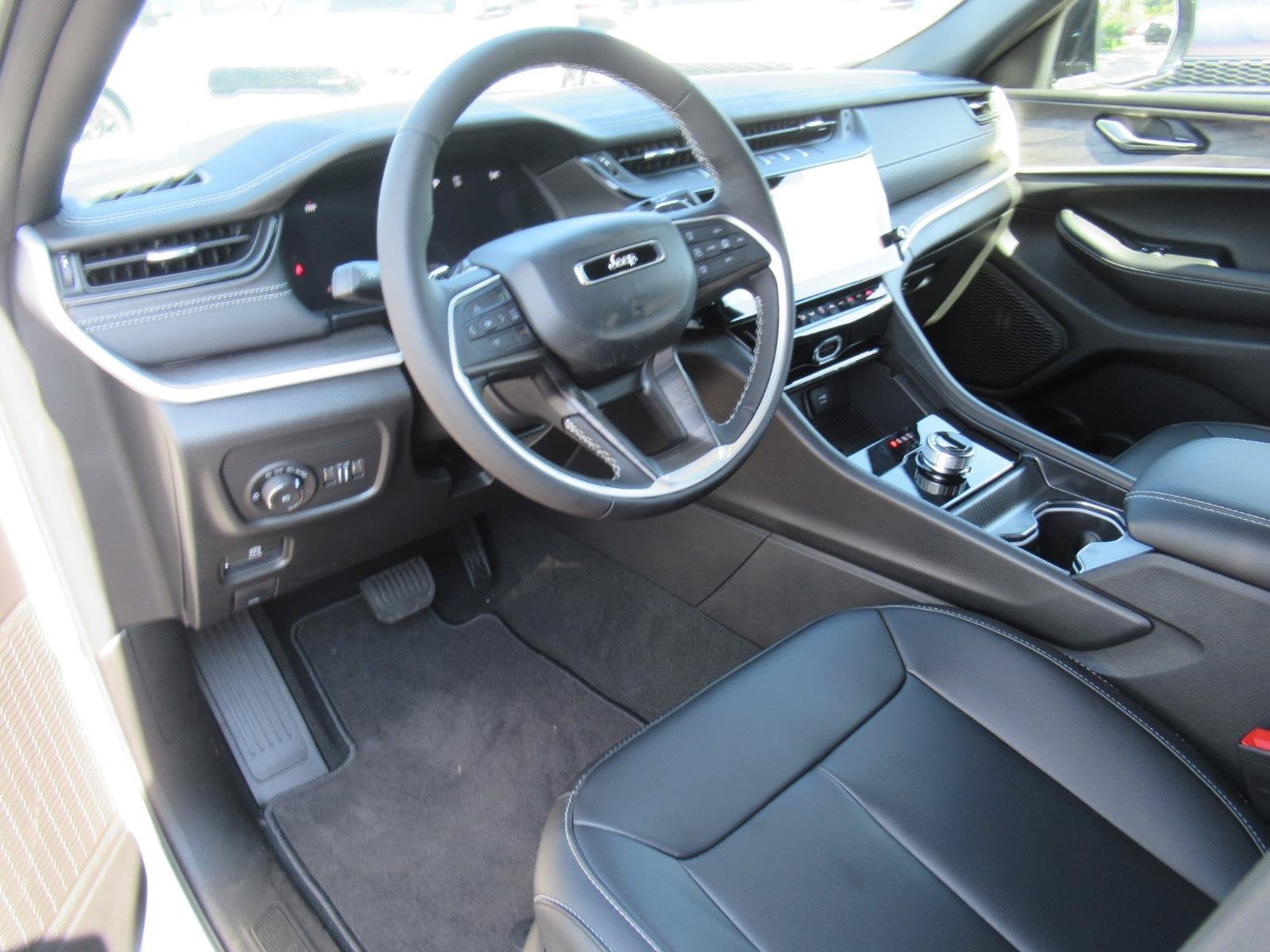 2027 Jeep Grand Cherokee GRAND CHEROKEE LIMITED 4X2
