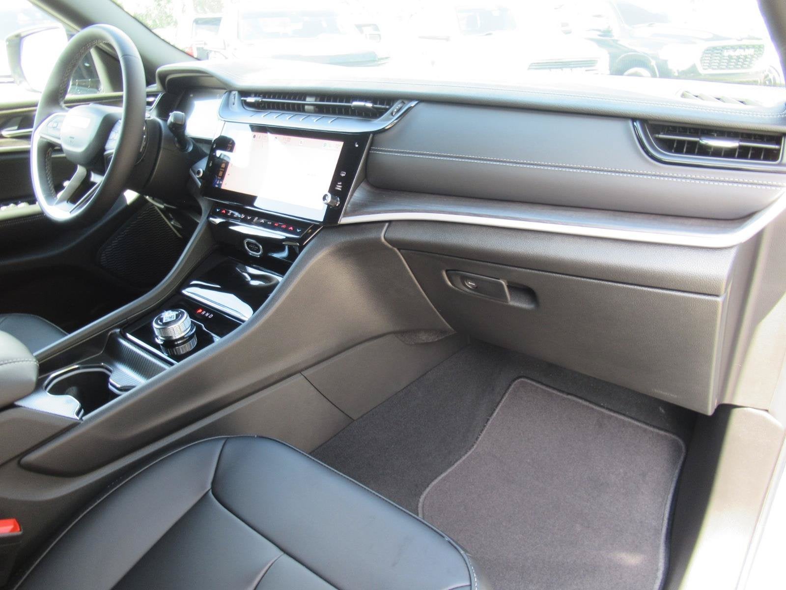 2027 Jeep Grand Cherokee GRAND CHEROKEE LIMITED 4X2