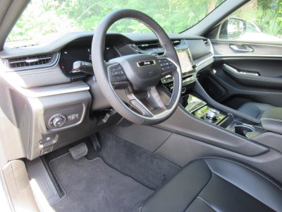 2027 Jeep Grand Cherokee GRAND CHEROKEE LIMITED 4X2