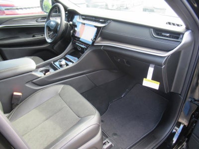 2027 Jeep Grand Cherokee GRAND CHEROKEE L LAREDO ALTITUDE 4X2