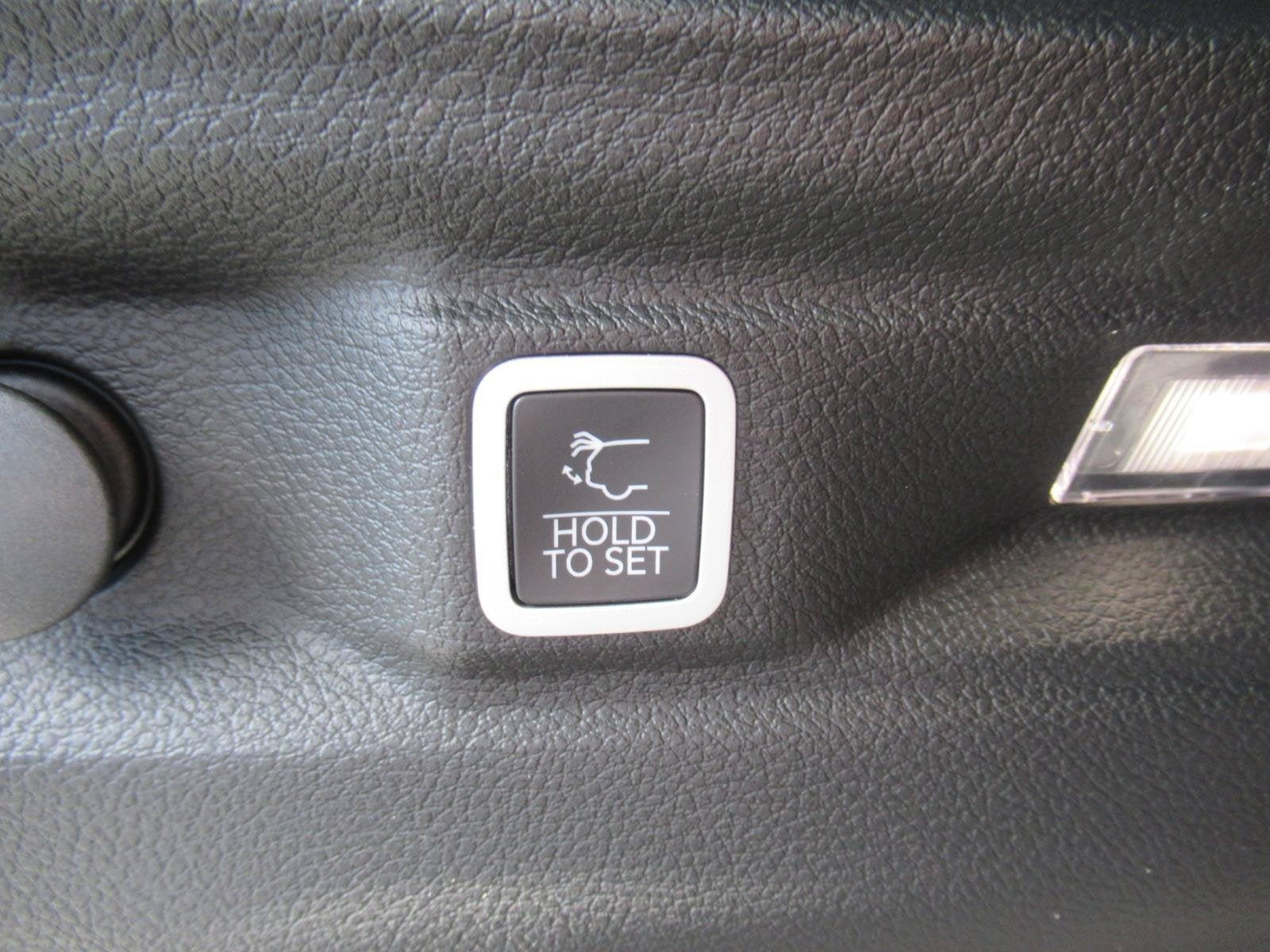 2027 Jeep Grand Cherokee GRAND CHEROKEE L LIMITED 4X2
