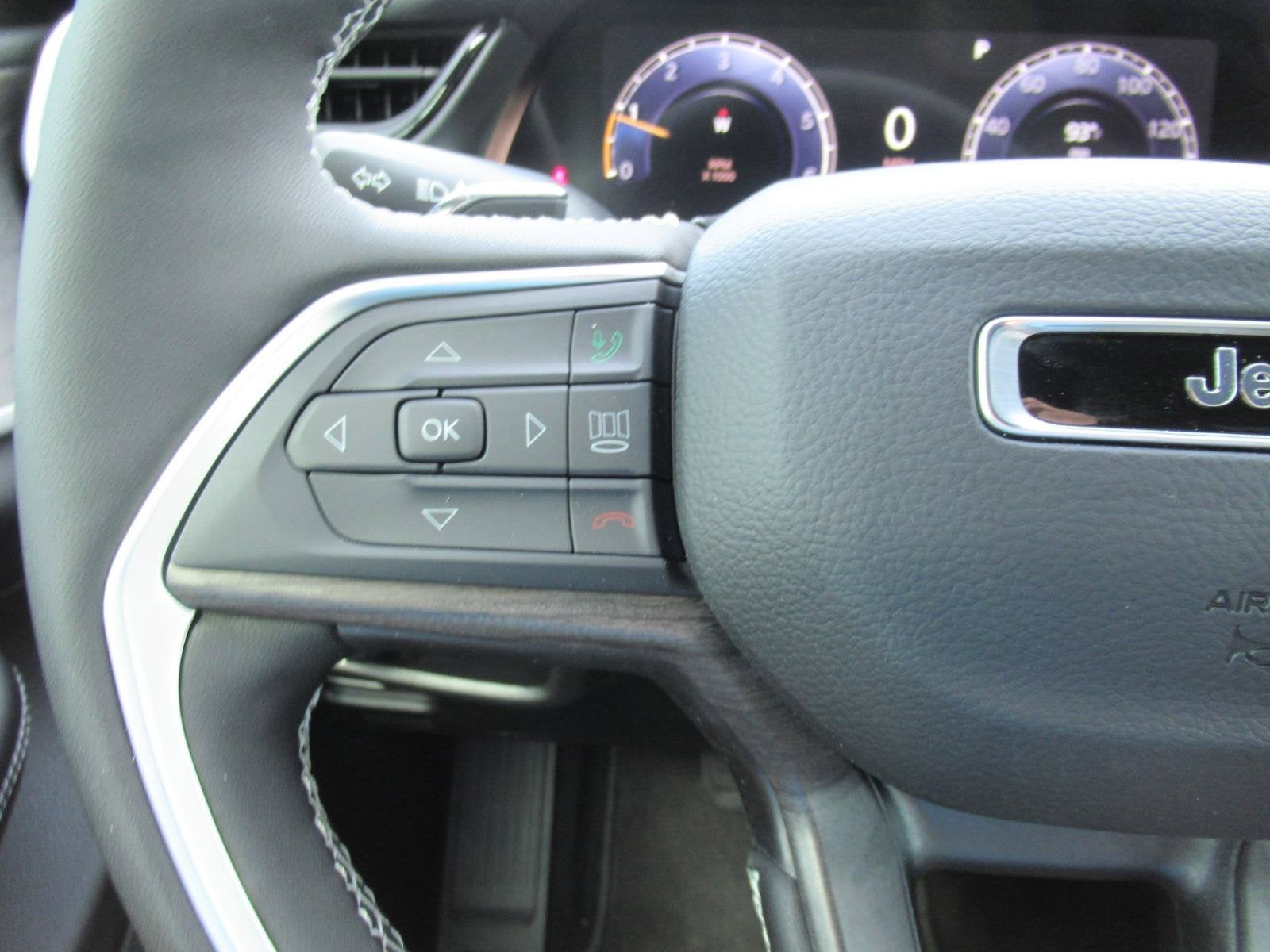 2026 Jeep Grand Cherokee GRAND CHEROKEE L LAREDO ALTITUDE 4X4