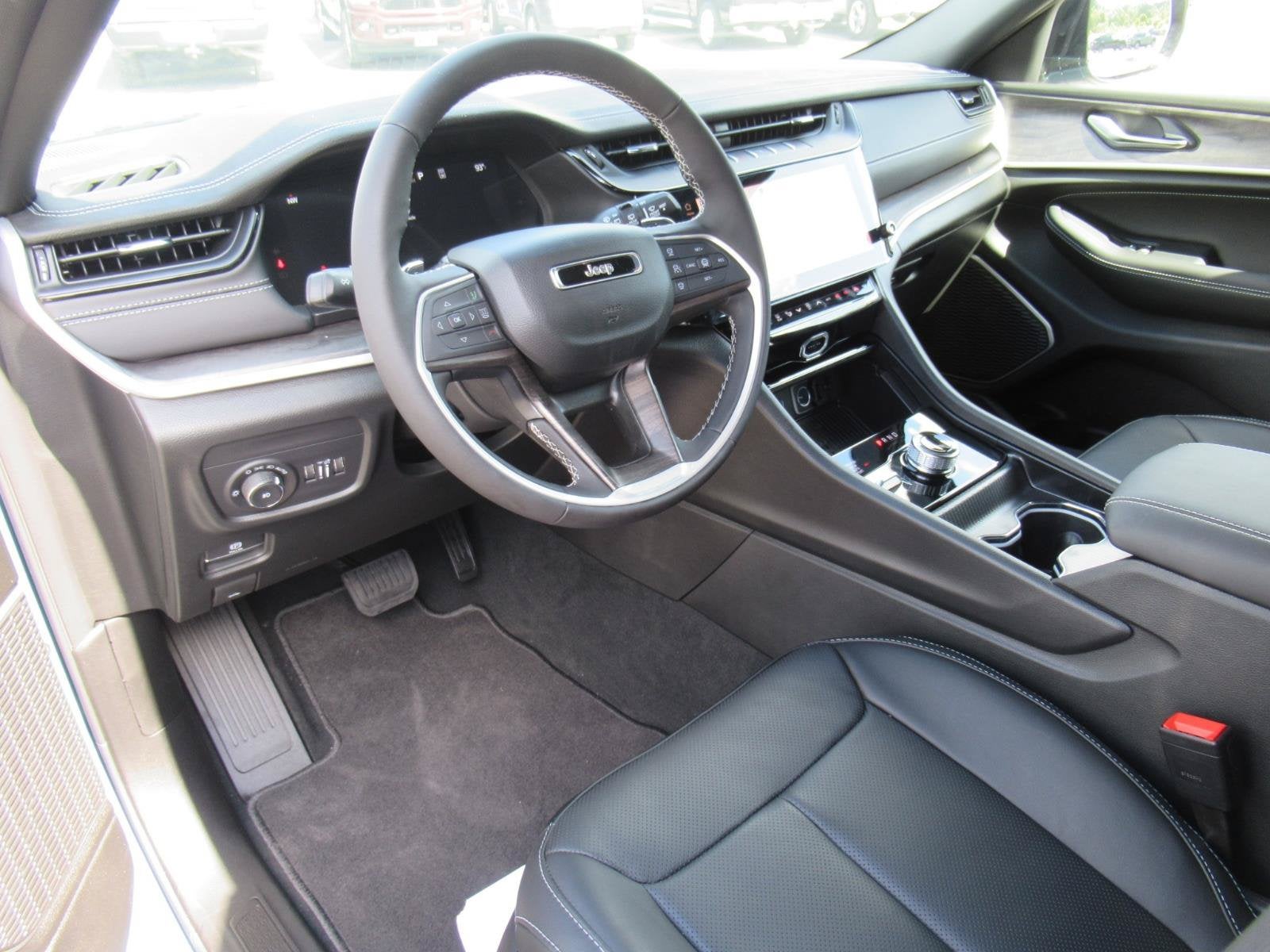 2027 Jeep Grand Cherokee GRAND CHEROKEE L LIMITED RESERVE 4X4