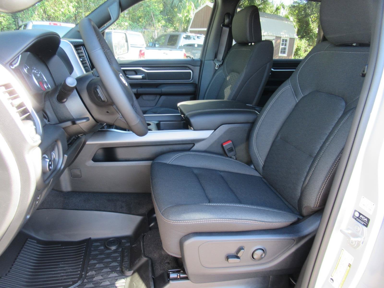 2027 RAM 1500 RAM 1500 BIG HORN CREW CAB 4X2 5'7' BOX