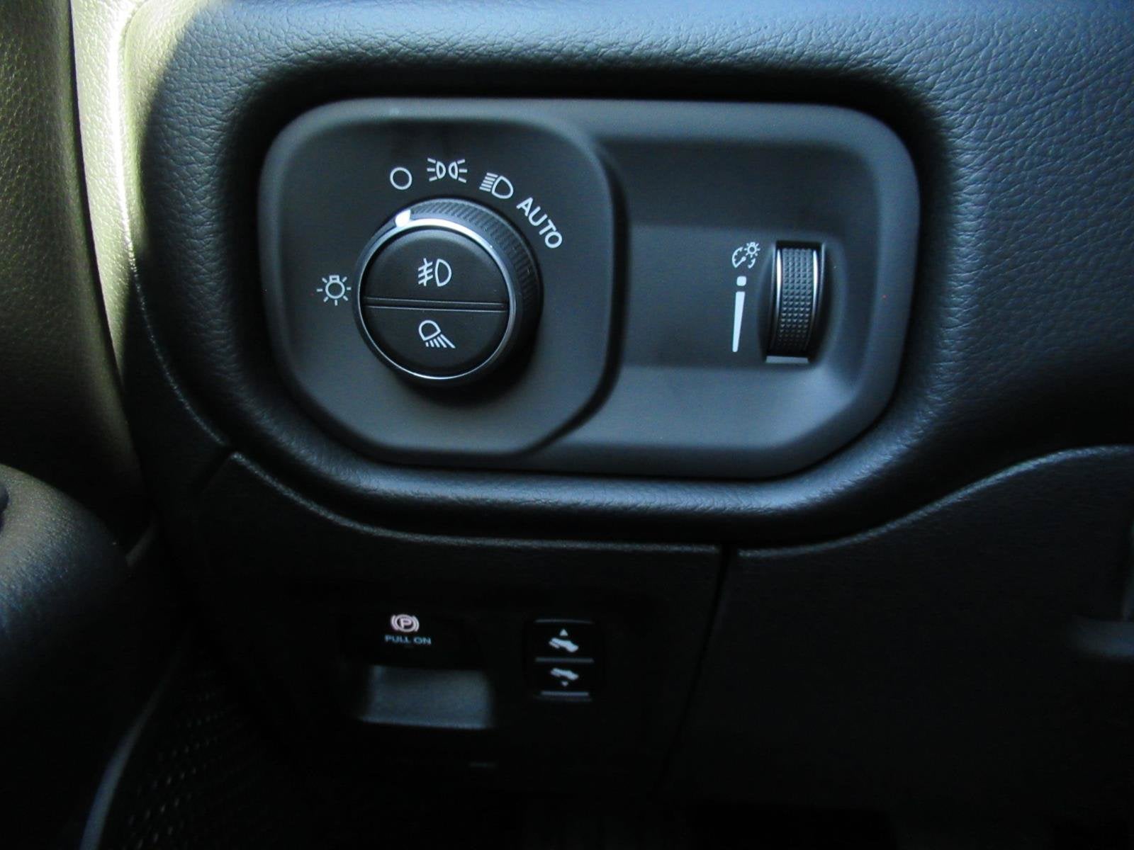 2027 RAM 1500 RAM 1500 BIG HORN CREW CAB 4X2 5'7' BOX