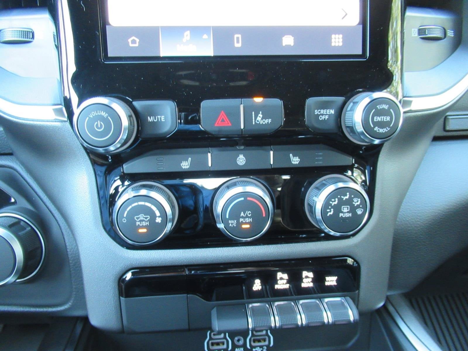 2027 RAM 1500 RAM 1500 BIG HORN CREW CAB 4X2 5'7' BOX