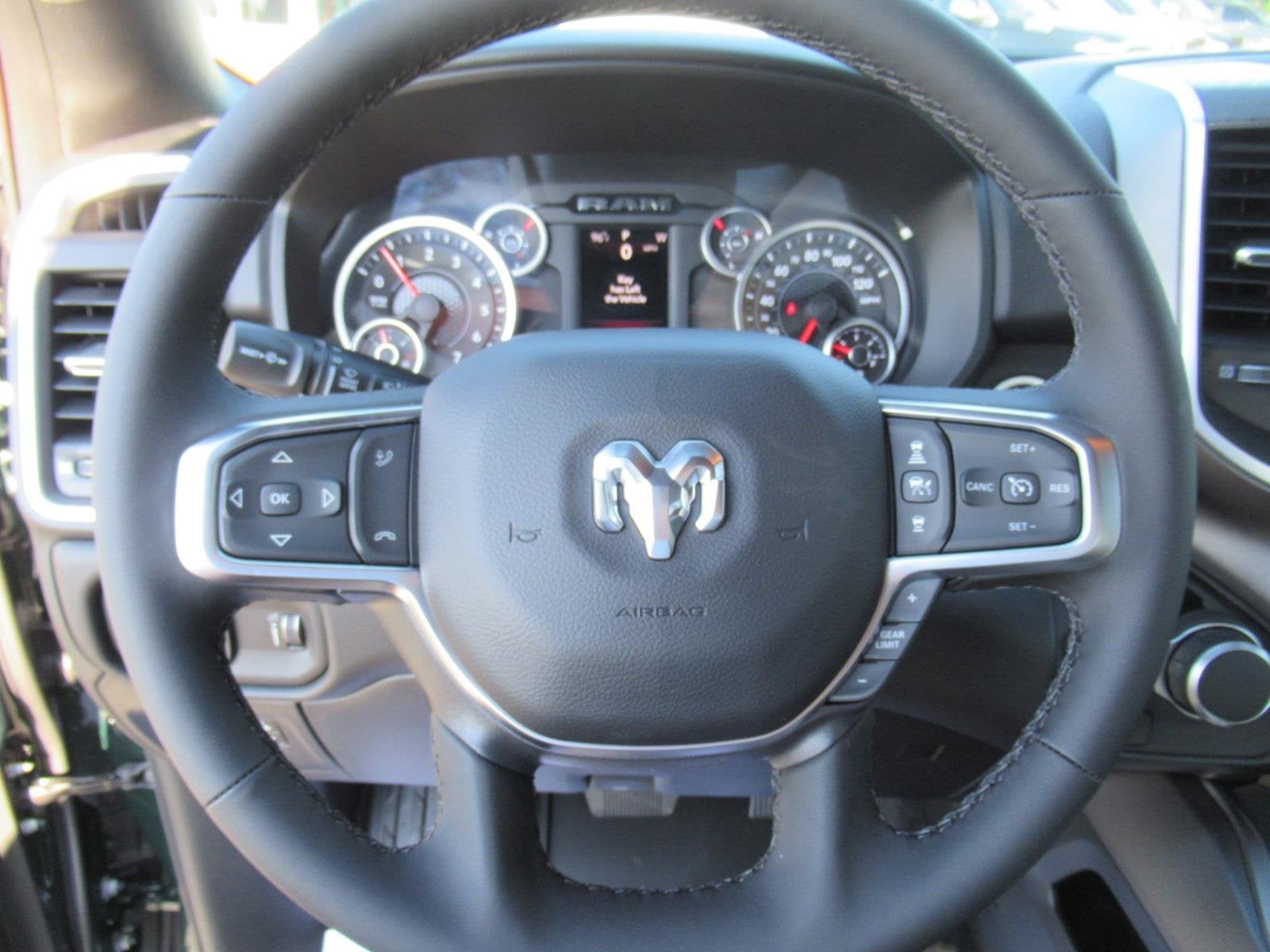 2027 RAM Ram 1500 RAM 1500 BIG HORN CREW CAB 4X2 5'7' BOX