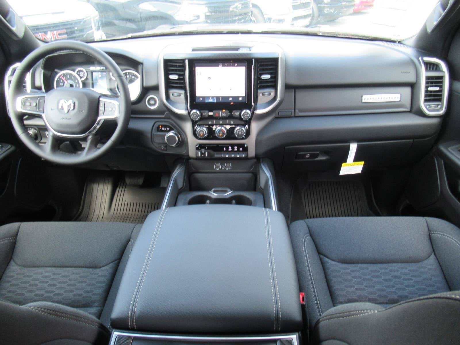 2026 RAM 1500 RAM 1500 BIG HORN CREW CAB 4X2 6'4' BOX
