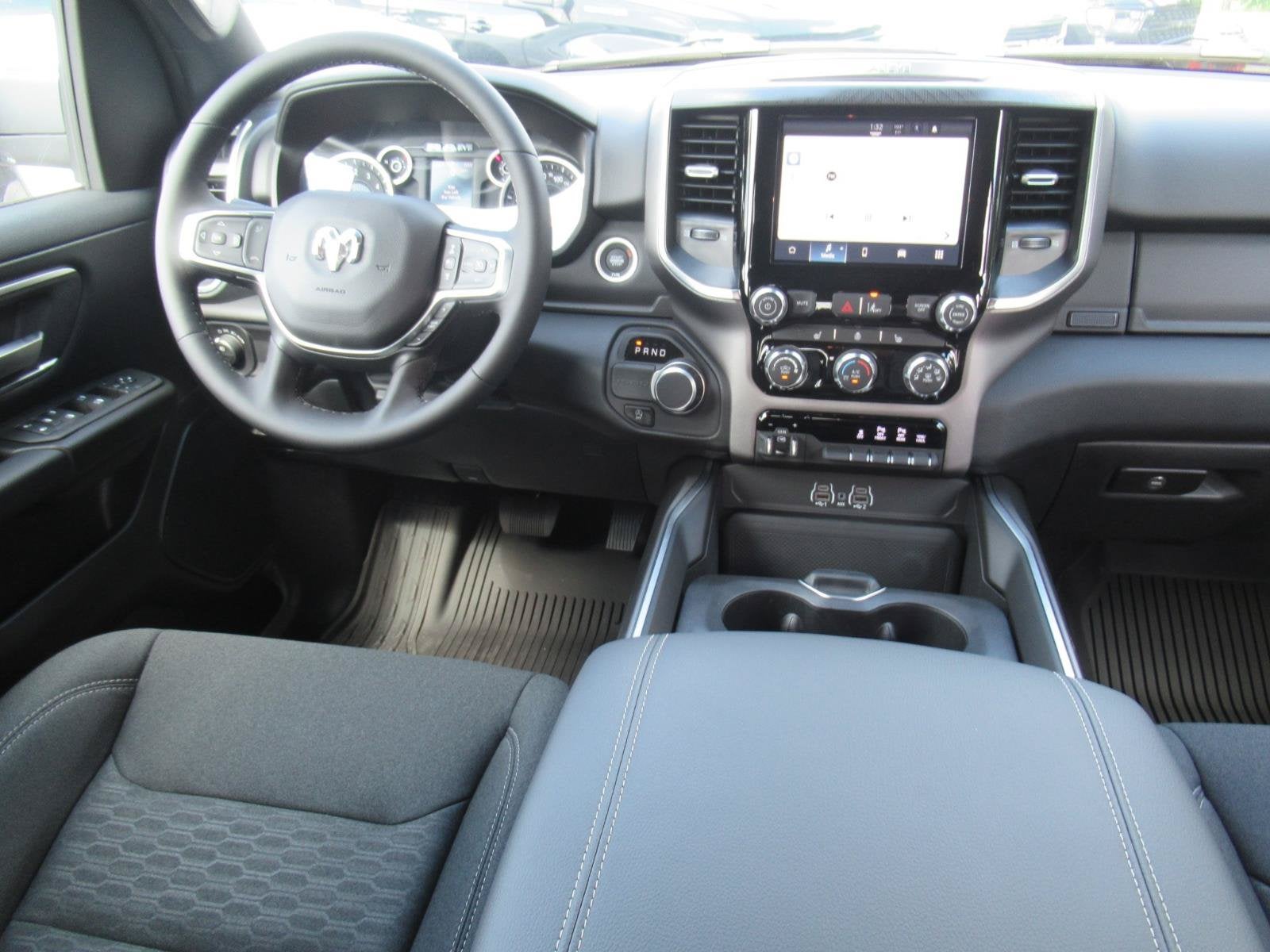 2026 RAM 1500 RAM 1500 BIG HORN CREW CAB 4X2 6'4' BOX