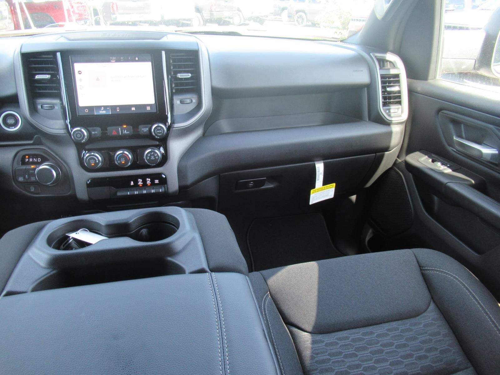 2026 RAM Ram 1500 RAM 1500 TRADESMAN CREW CAB 4X4 5'7' BOX