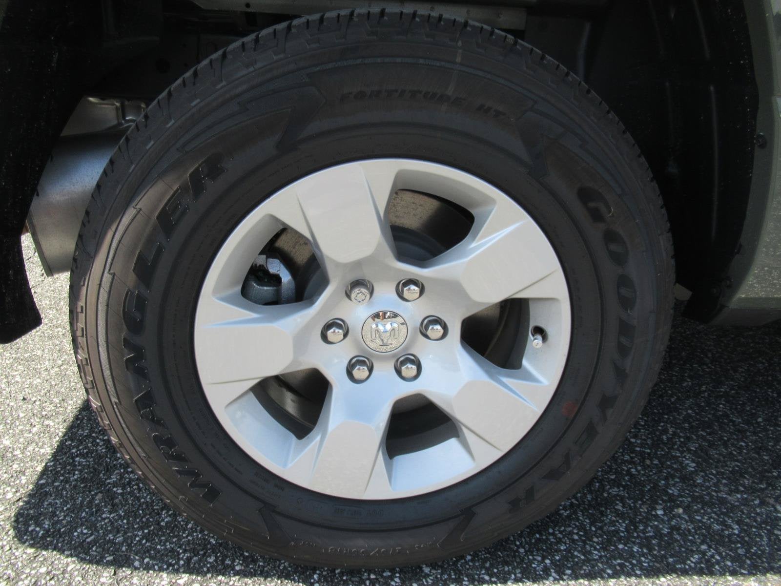 2026 RAM Ram 1500 RAM 1500 TRADESMAN CREW CAB 4X4 5'7' BOX