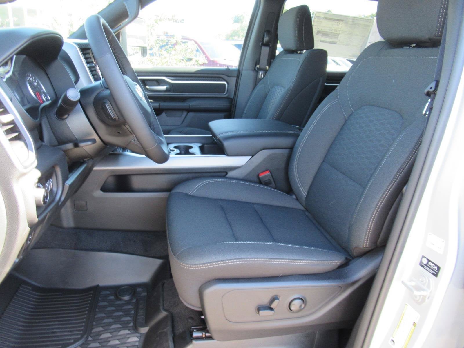 2027 RAM 1500 RAM 1500 BIG HORN CREW CAB 4X4 5'7' BOX