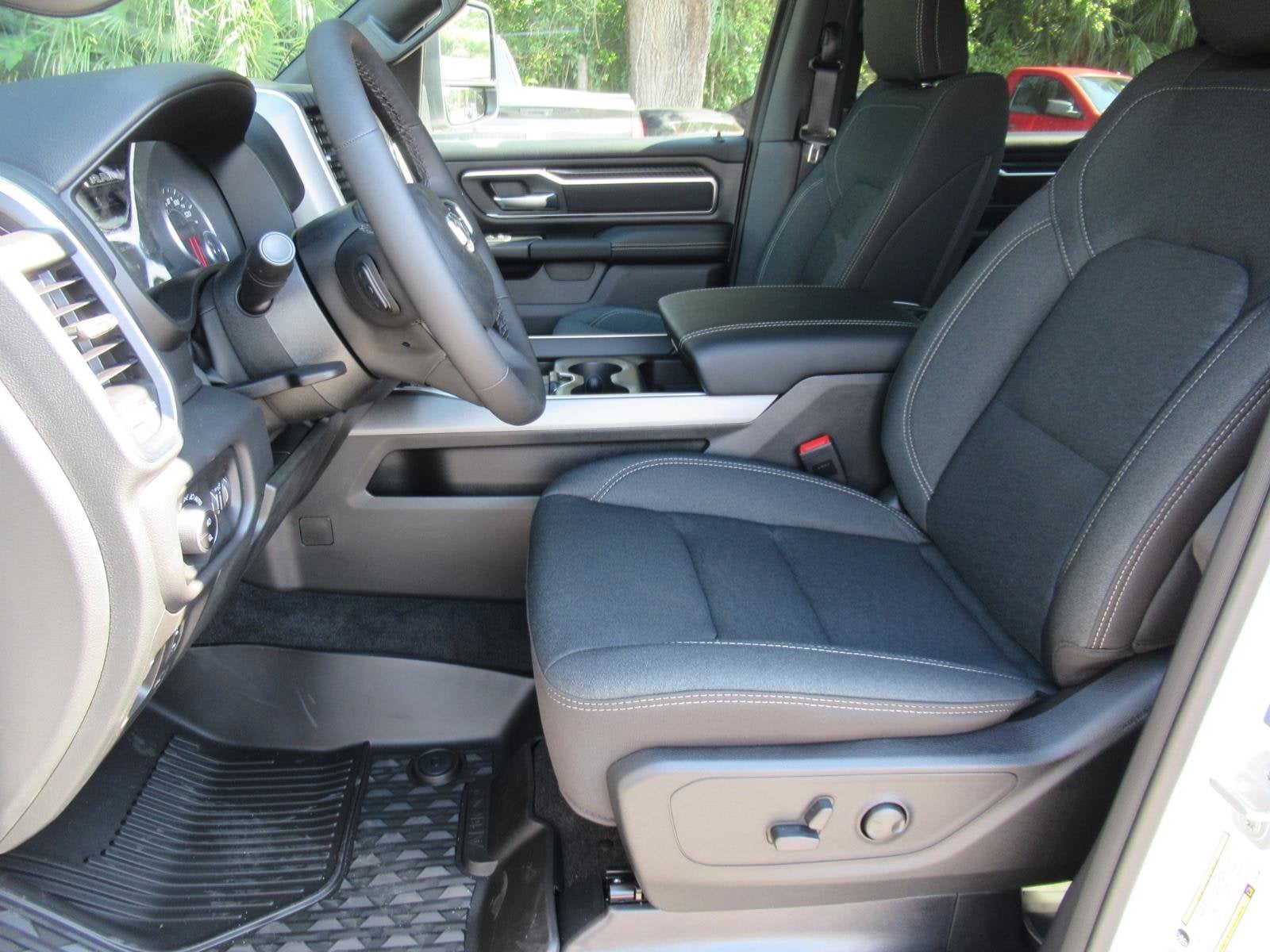 2027 RAM Ram 1500 RAM 1500 BIG HORN CREW CAB 4X4 5'7' BOX