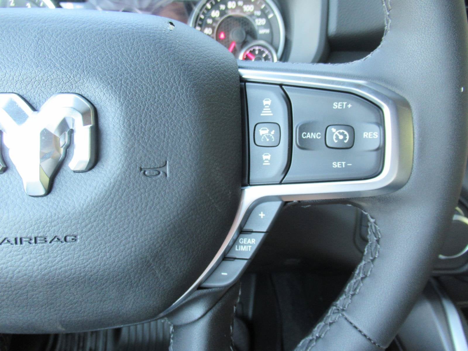 2027 RAM Ram 1500 RAM 1500 BIG HORN CREW CAB 4X4 5'7' BOX