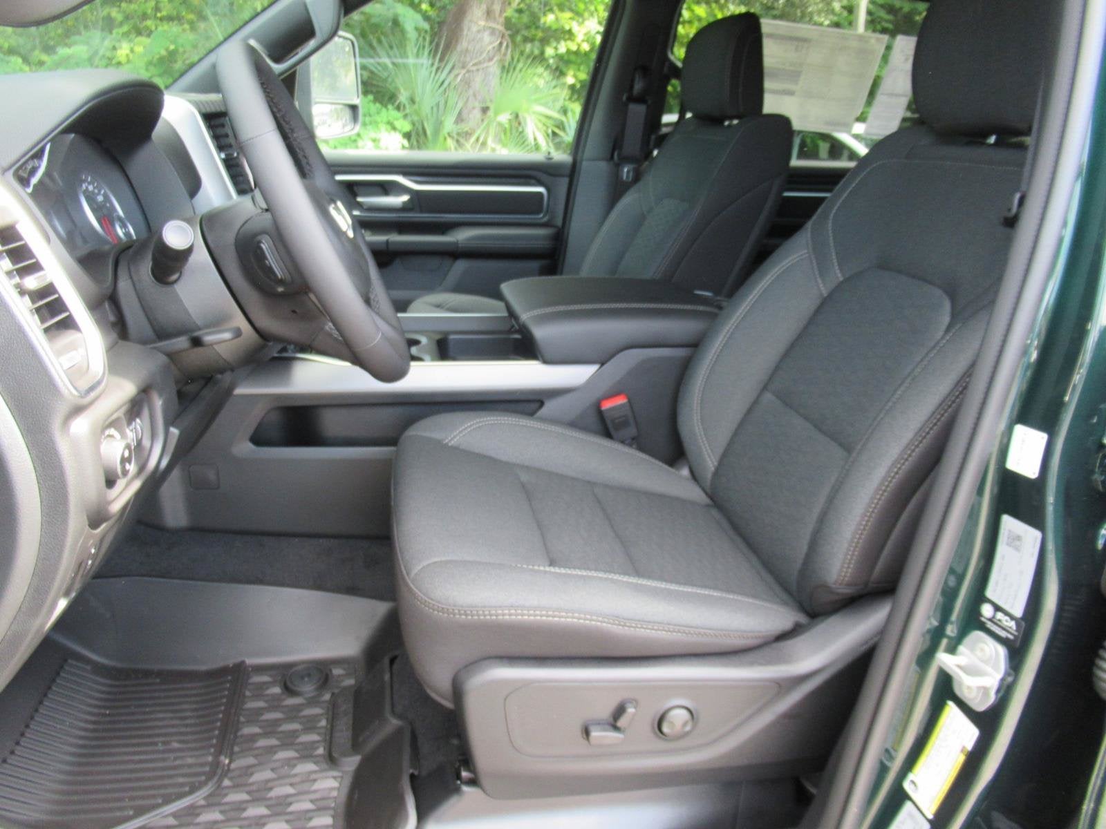 2027 RAM 1500 RAM 1500 BIG HORN CREW CAB 4X4 5'7' BOX