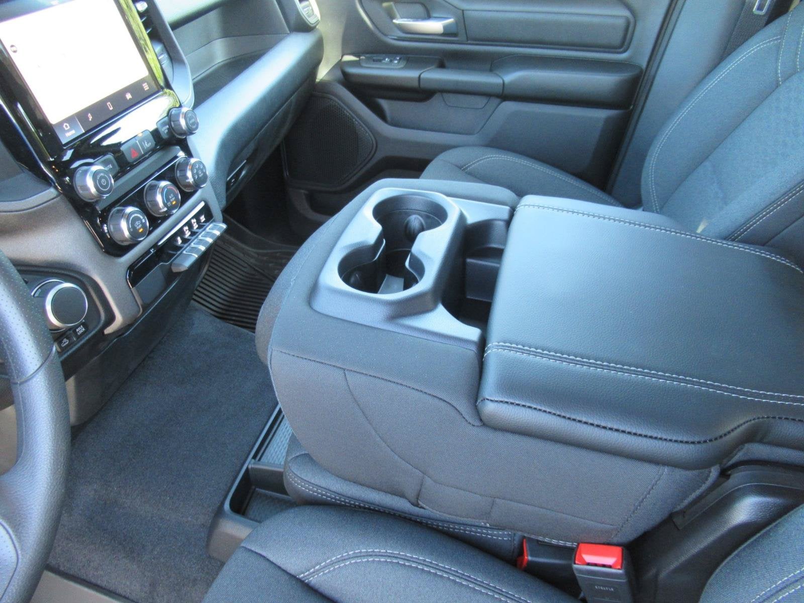 2027 RAM 1500 RAM 1500 WARLOCK CREW CAB 4X4 5'7' BOX