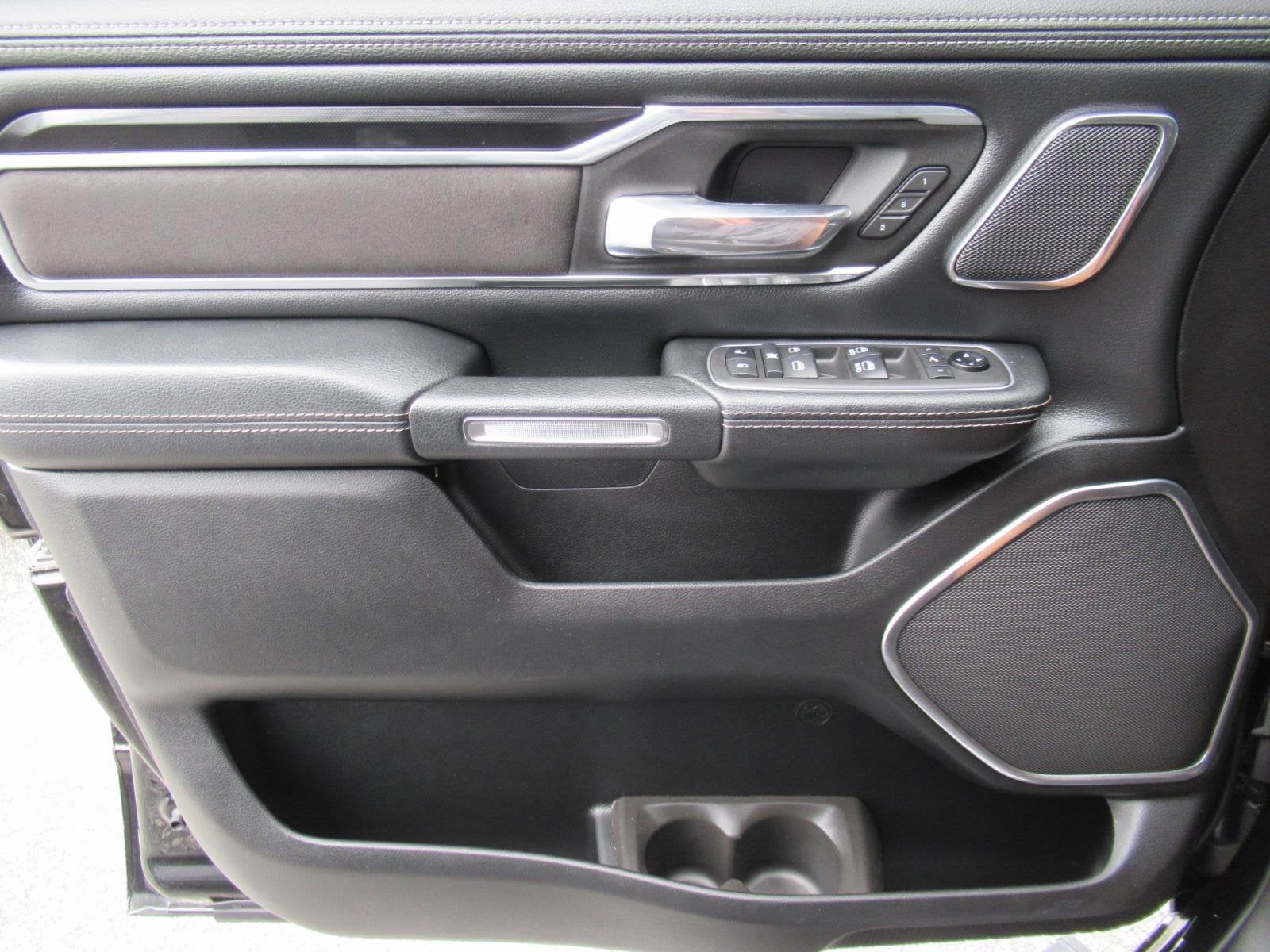 2021 RAM 1500 Laramie Crew Cab 4x4 5'7' Box