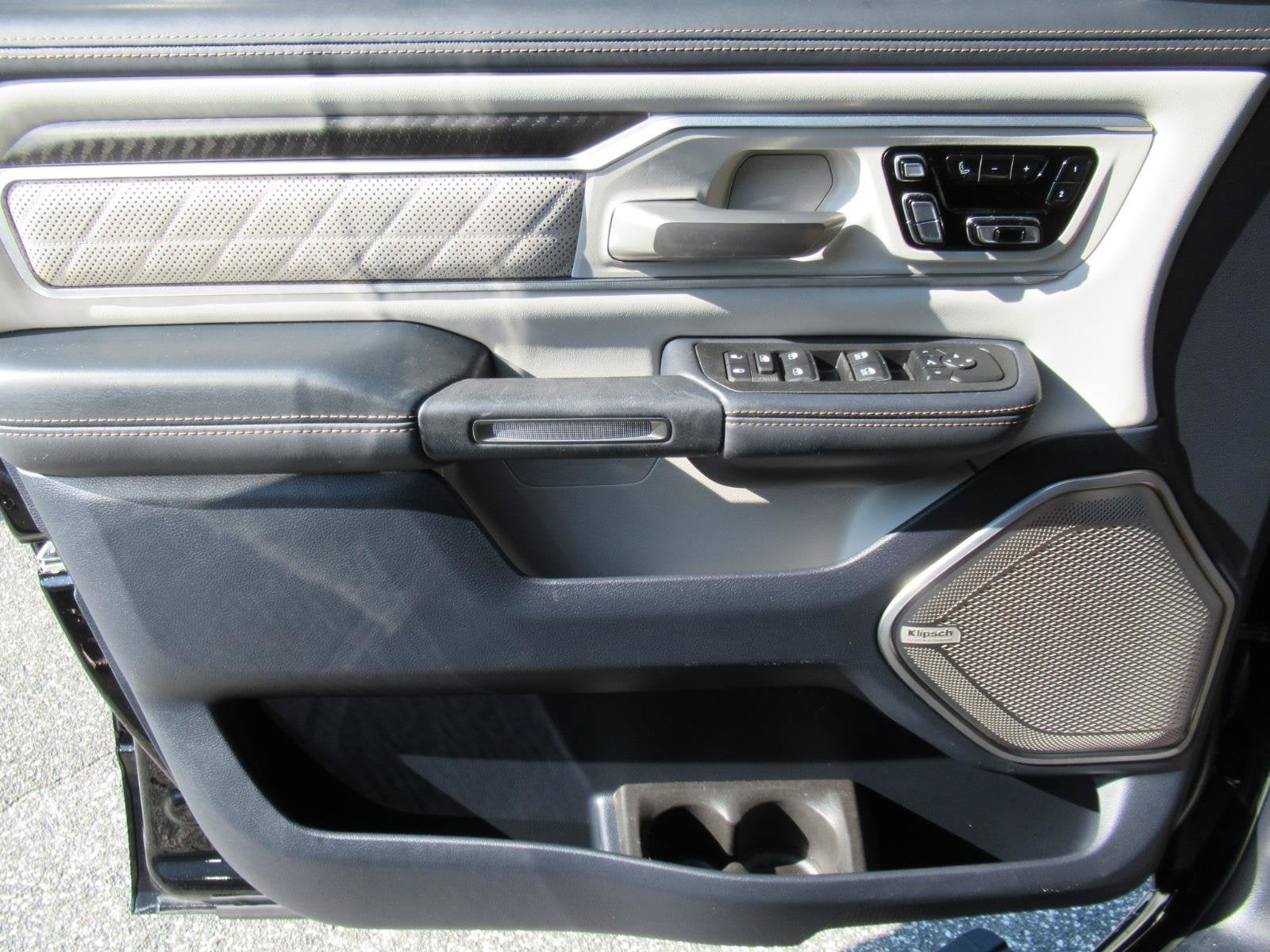 2025 RAM 1500 Tungsten Crew Cab 4x4 5'7' Box