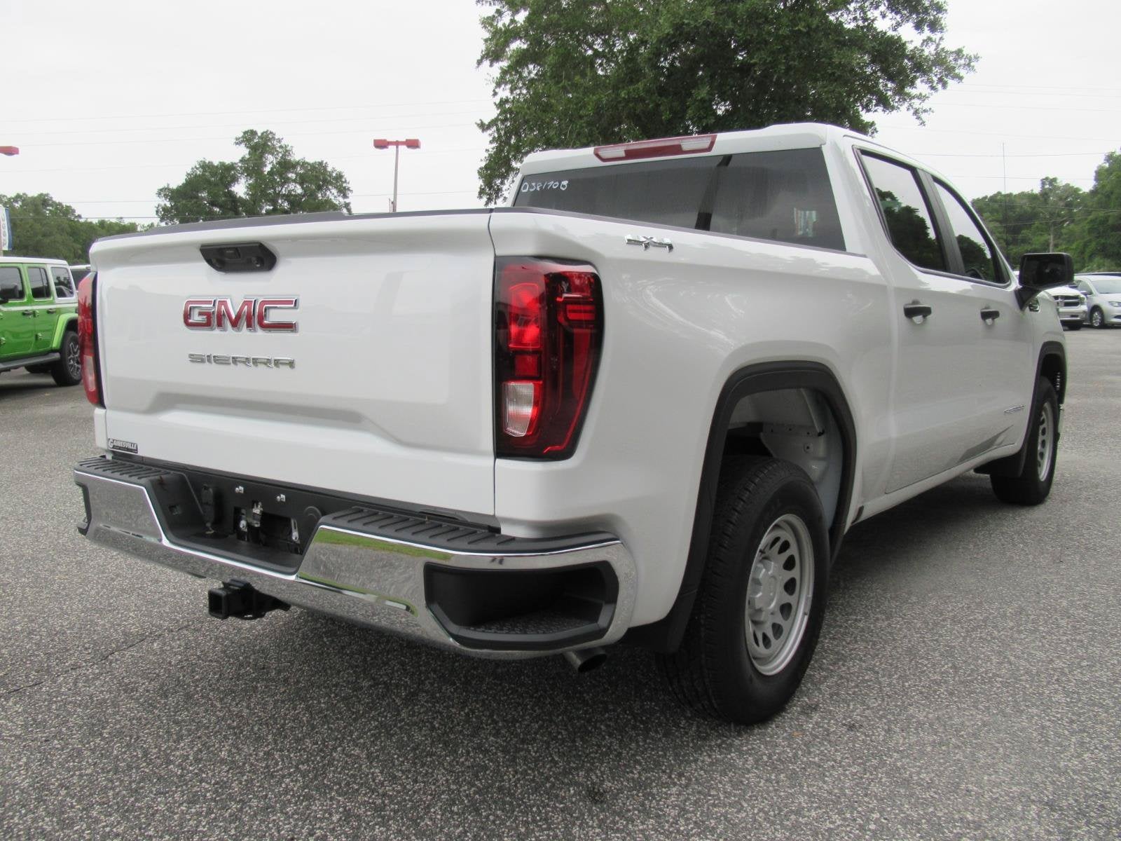 2026 GMC Sierra 1500 Crew Cab, Short Bed, Pro, 4WD