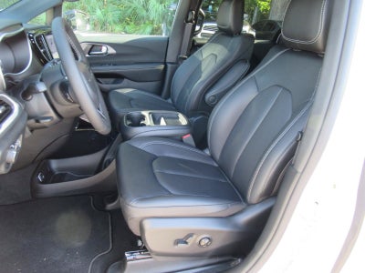 2027 Chrysler Pacifica PACIFICA SELECT