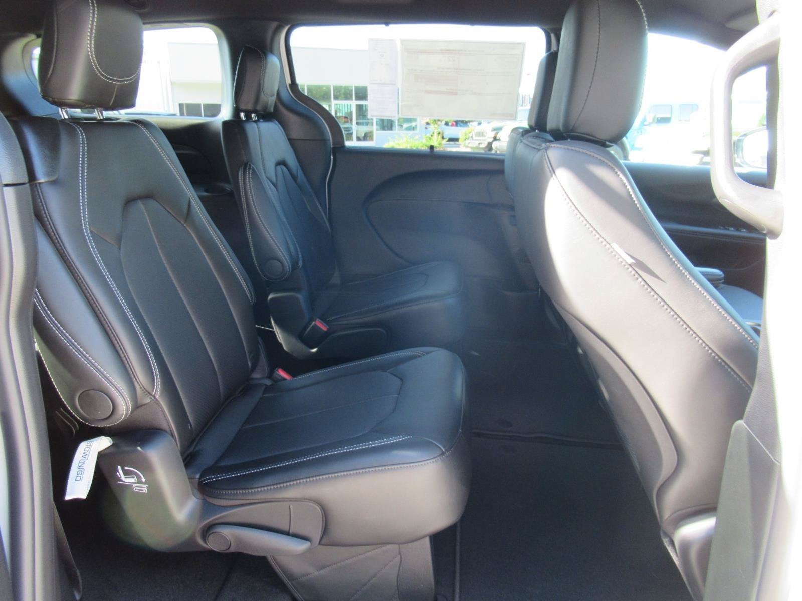 2027 Chrysler Pacifica PACIFICA SELECT