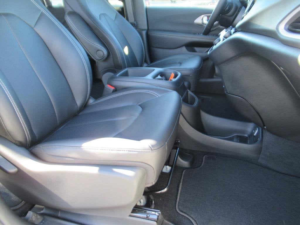2026 Chrysler Voyager VOYAGER LX
