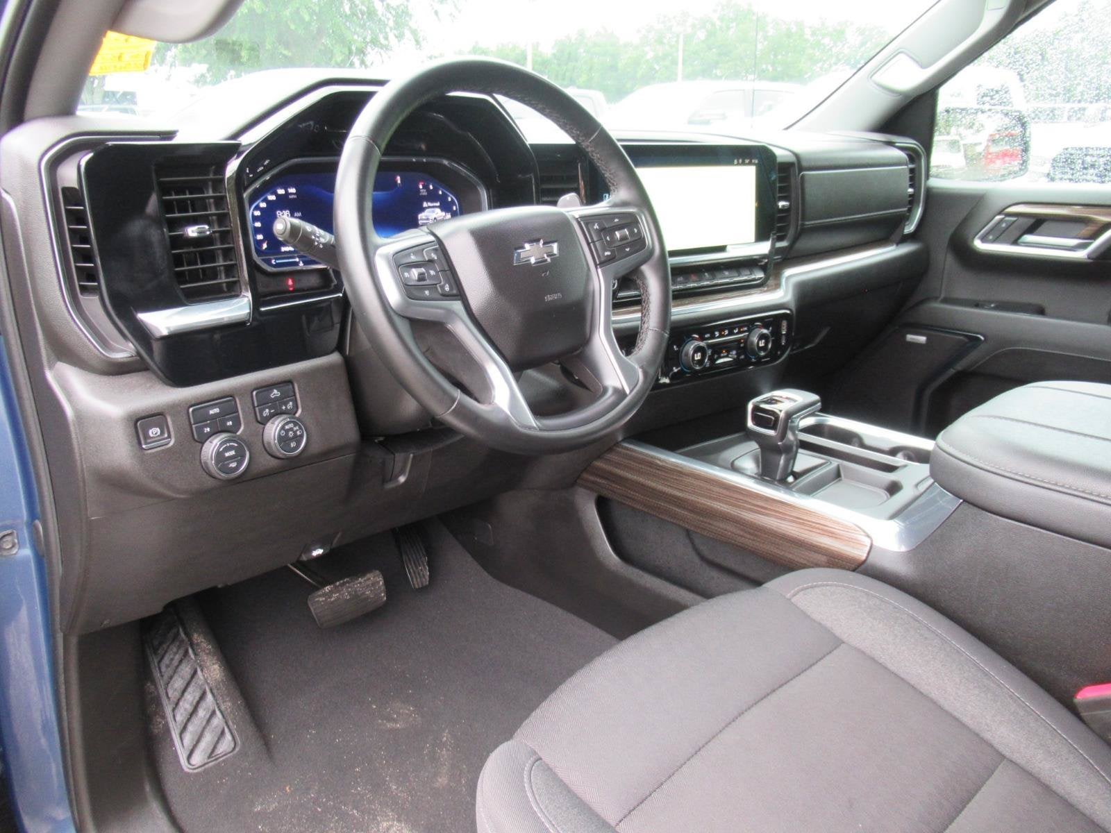 2024 Chevrolet Silverado 1500 4WD Crew Cab Short Bed RST