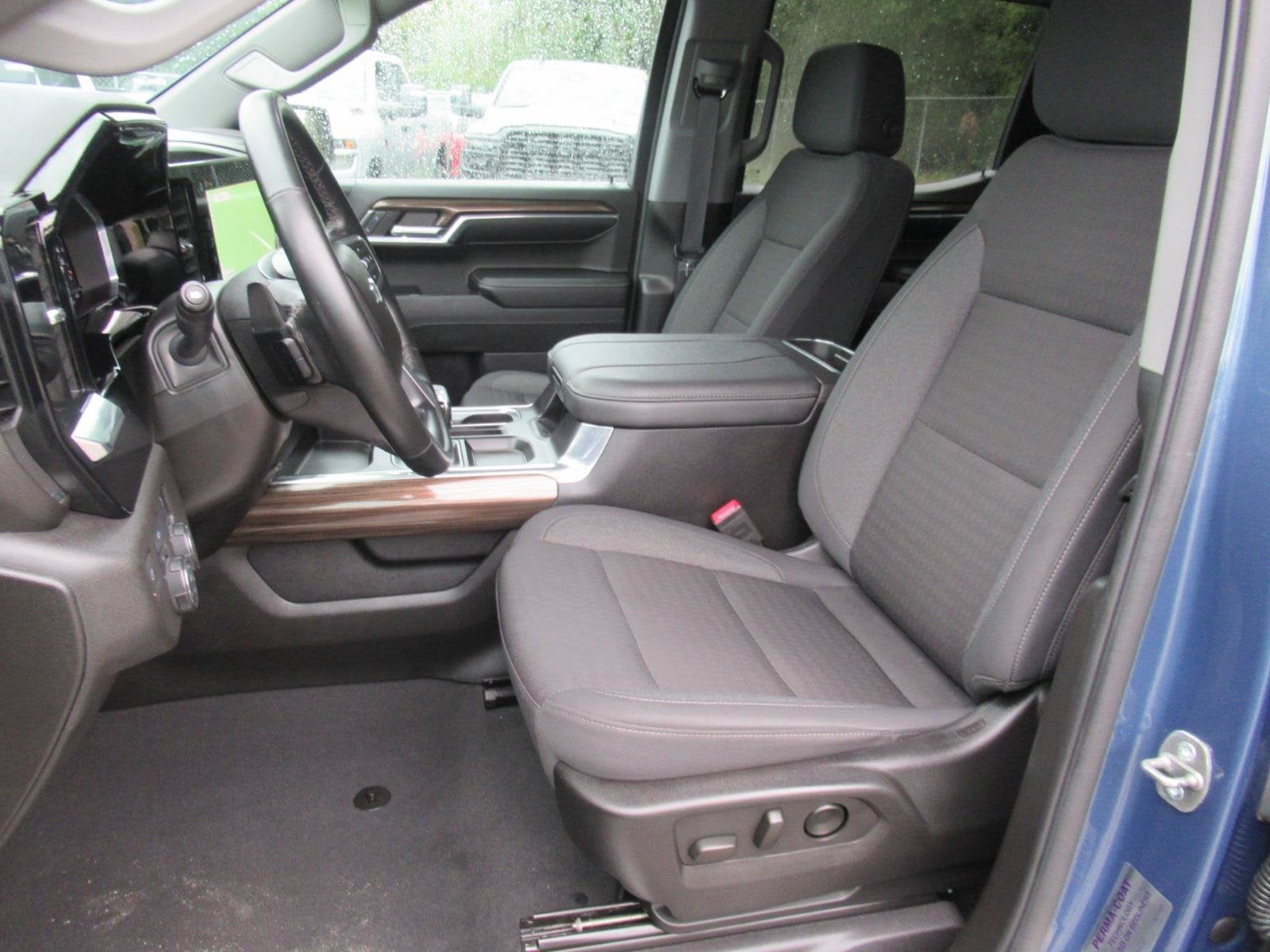 2024 Chevrolet Silverado 1500 4WD Crew Cab Short Bed RST