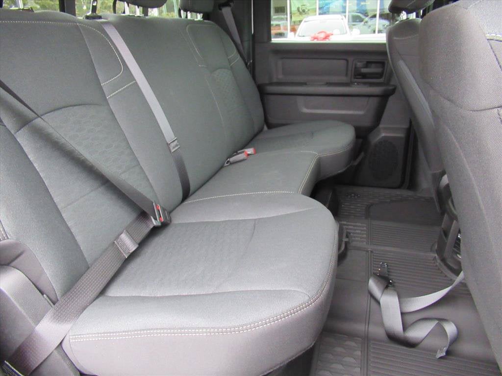 2026 RAM Ram 2500 RAM 2500 BLACK EXPRESS CREW CAB 4X2 6'4' BOX