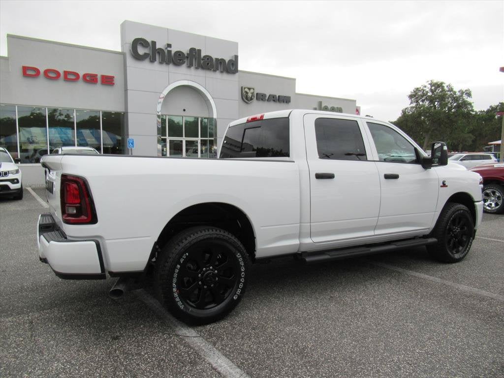 2026 RAM Ram 2500 RAM 2500 BLACK EXPRESS CREW CAB 4X2 6'4' BOX
