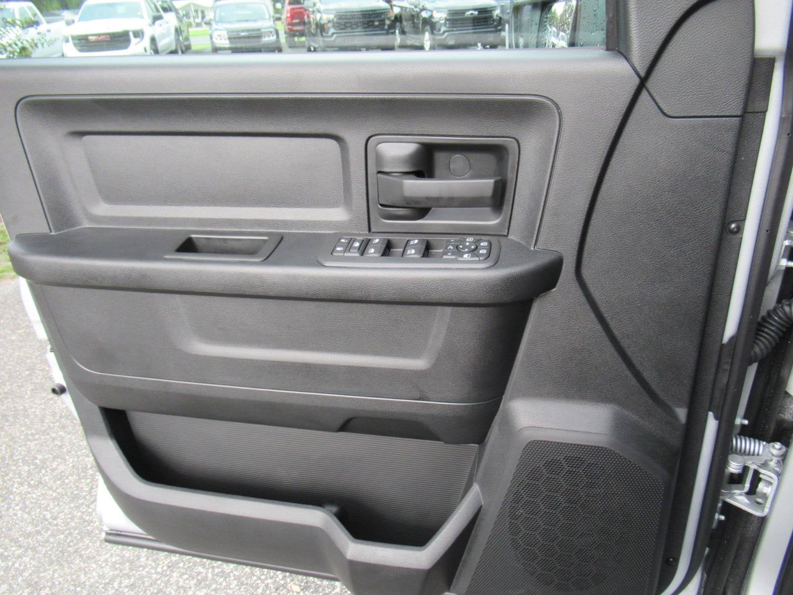 2027 RAM Ram 2500 RAM 2500 WARLOCK CREW CAB 4X4 6'4' BOX
