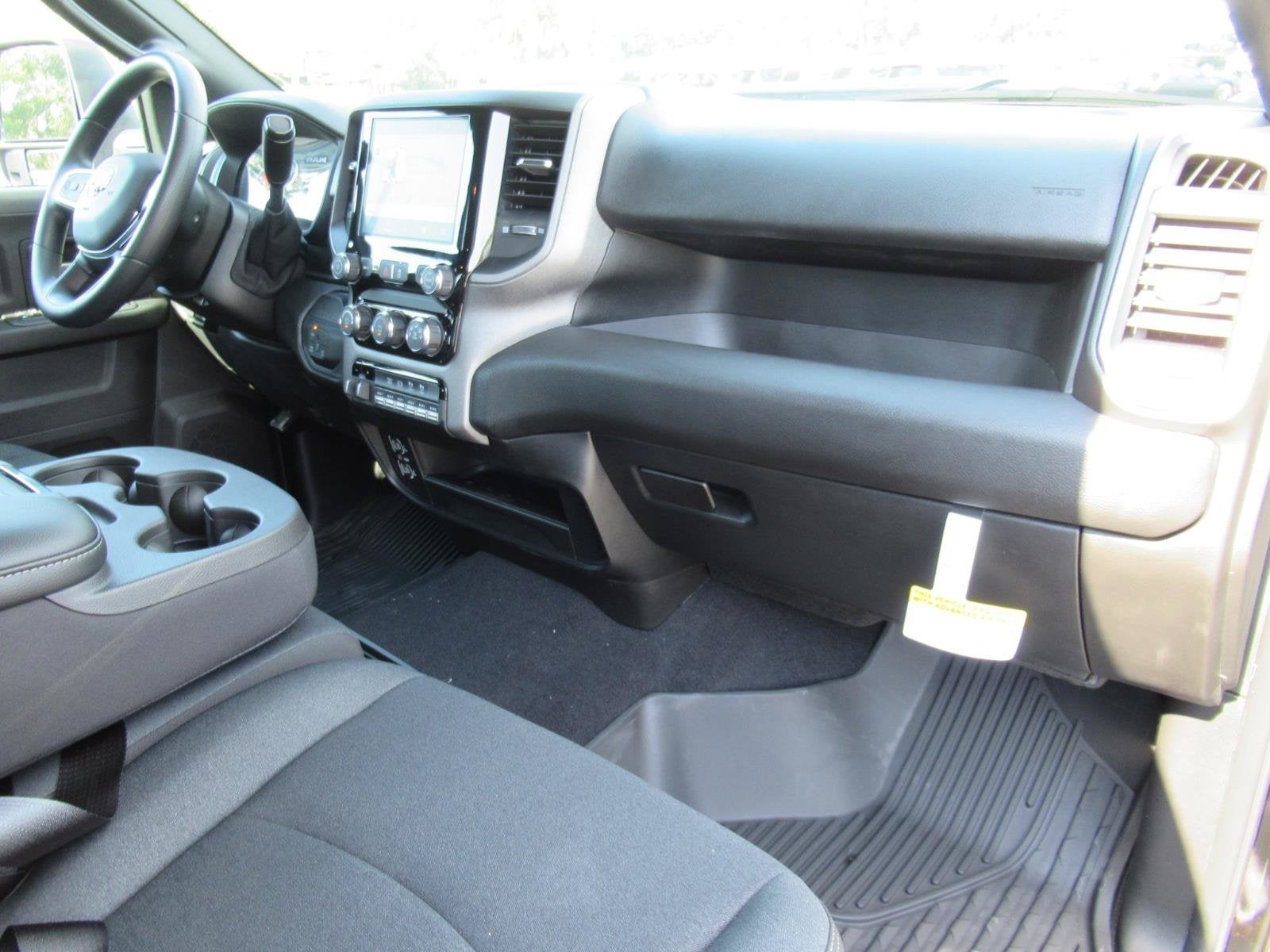 2027 RAM Ram 2500 RAM 2500 BLACK EXPRESS CREW CAB 4X4 6'4' BOX