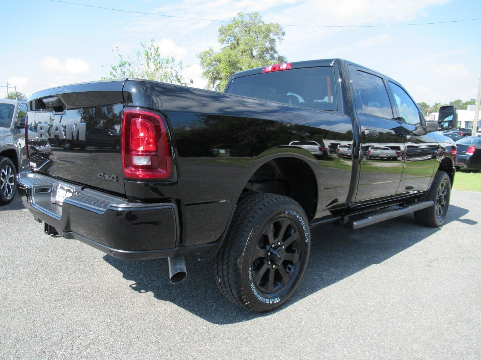 2027 RAM Ram 2500 RAM 2500 BLACK EXPRESS CREW CAB 4X4 6'4' BOX