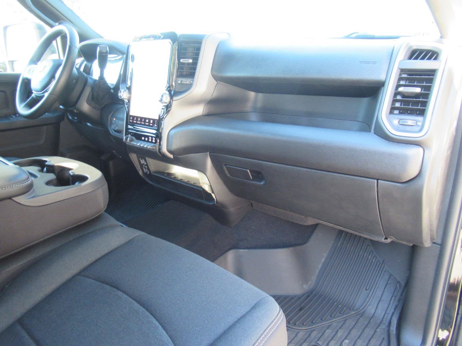 2027 RAM 3500 RAM 3500 TRADESMAN CREW CAB 4X4 8' BOX