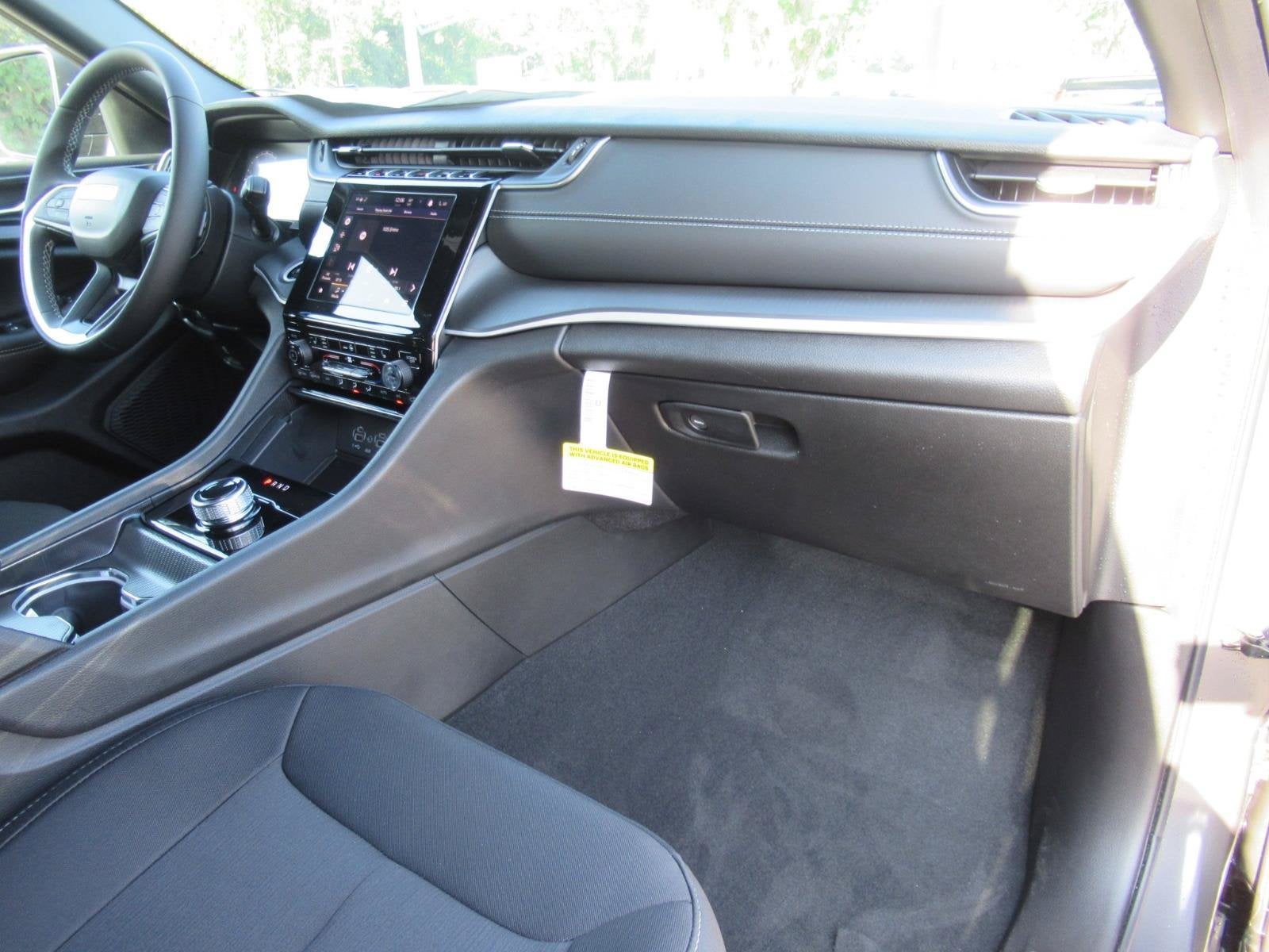 2026 Jeep Grand Cherokee GRAND CHEROKEE LAREDO X 4X2