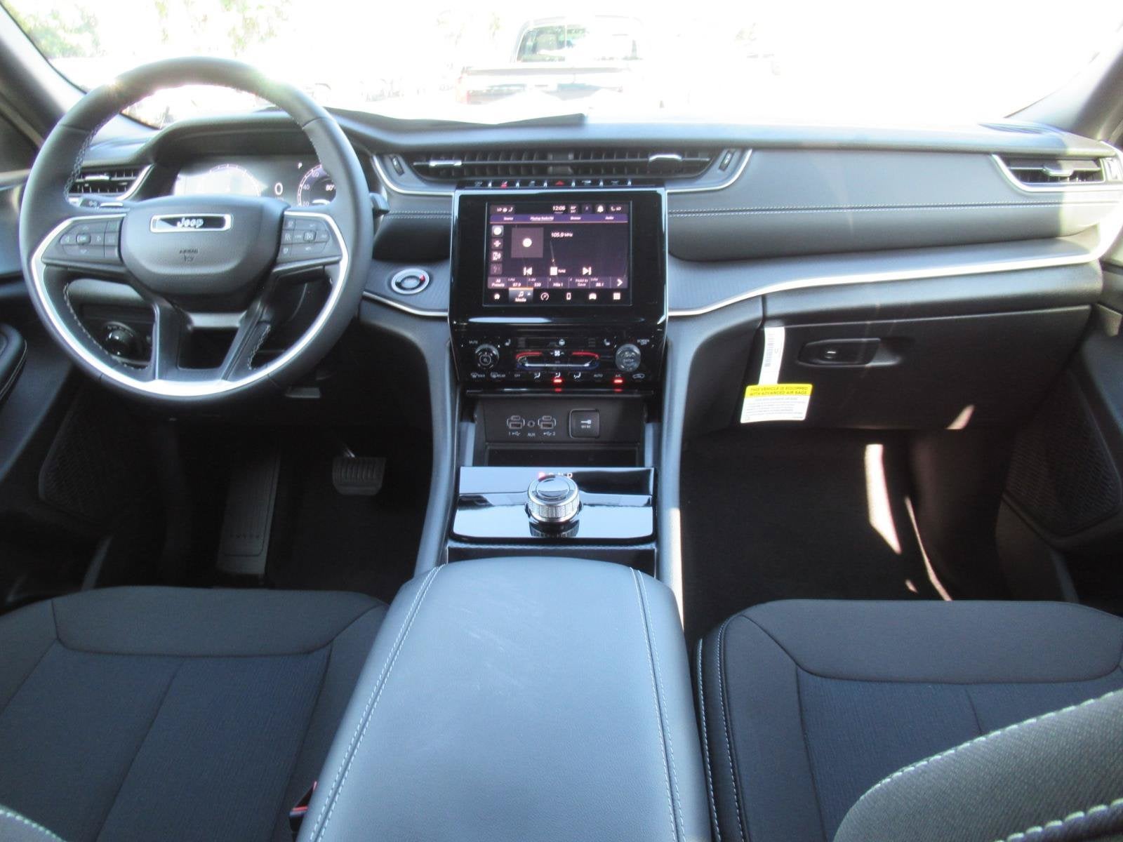 2026 Jeep Grand Cherokee GRAND CHEROKEE LAREDO X 4X2