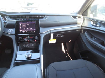 2026 Jeep Grand Cherokee GRAND CHEROKEE LAREDO X 4X2
