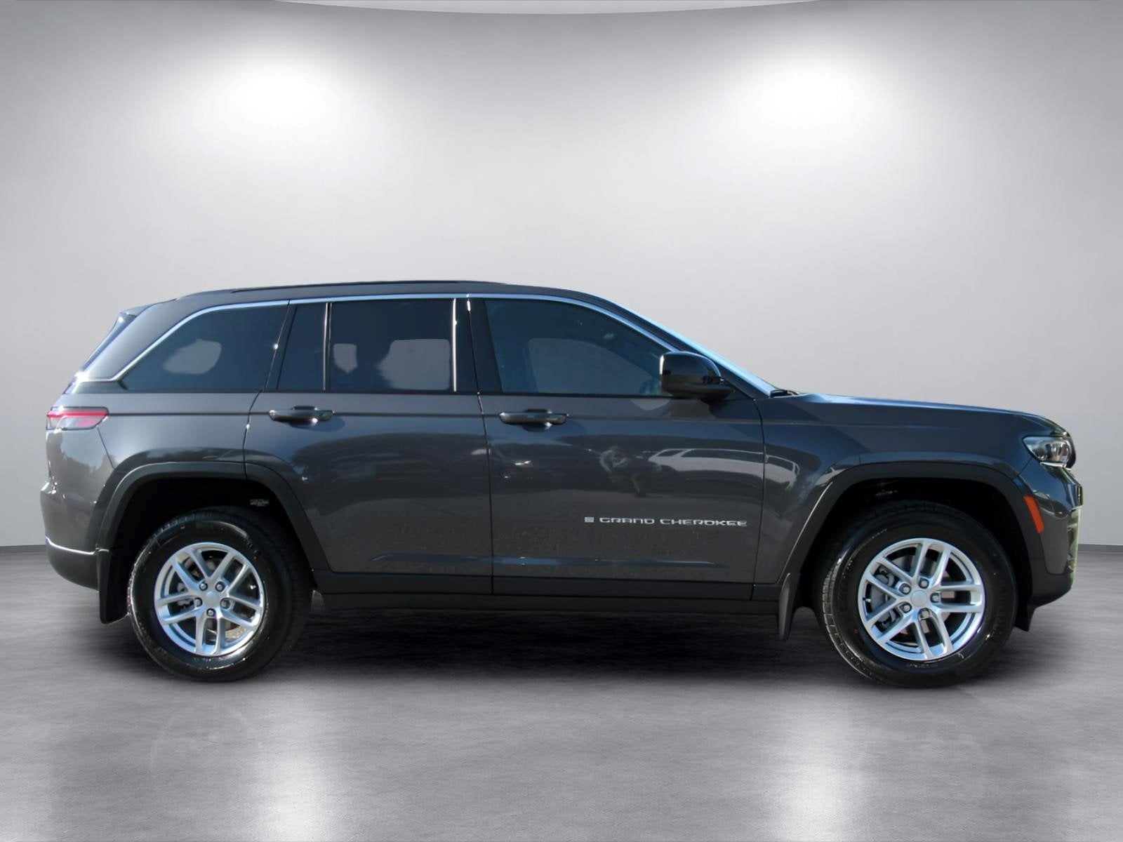2026 Jeep Grand Cherokee GRAND CHEROKEE LAREDO X 4X2
