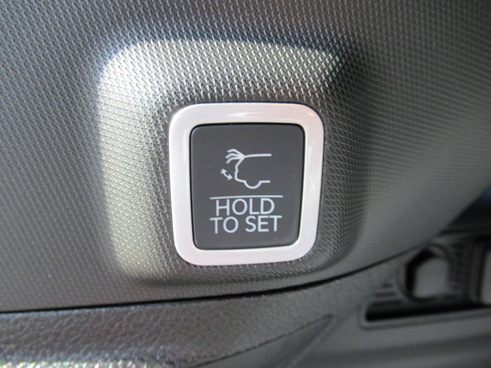 2026 Jeep Grand Cherokee GRAND CHEROKEE LAREDO X 4X2