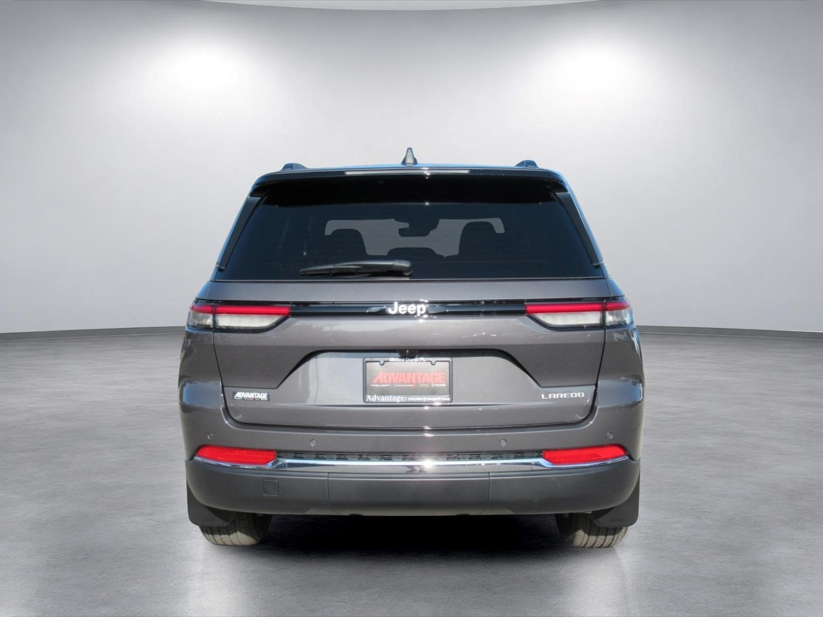 2026 Jeep Grand Cherokee GRAND CHEROKEE LAREDO X 4X2