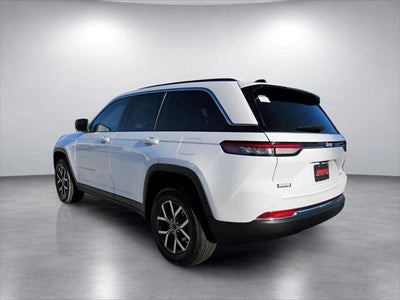 2027 Jeep Grand Cherokee GRAND CHEROKEE LAREDO 4X2