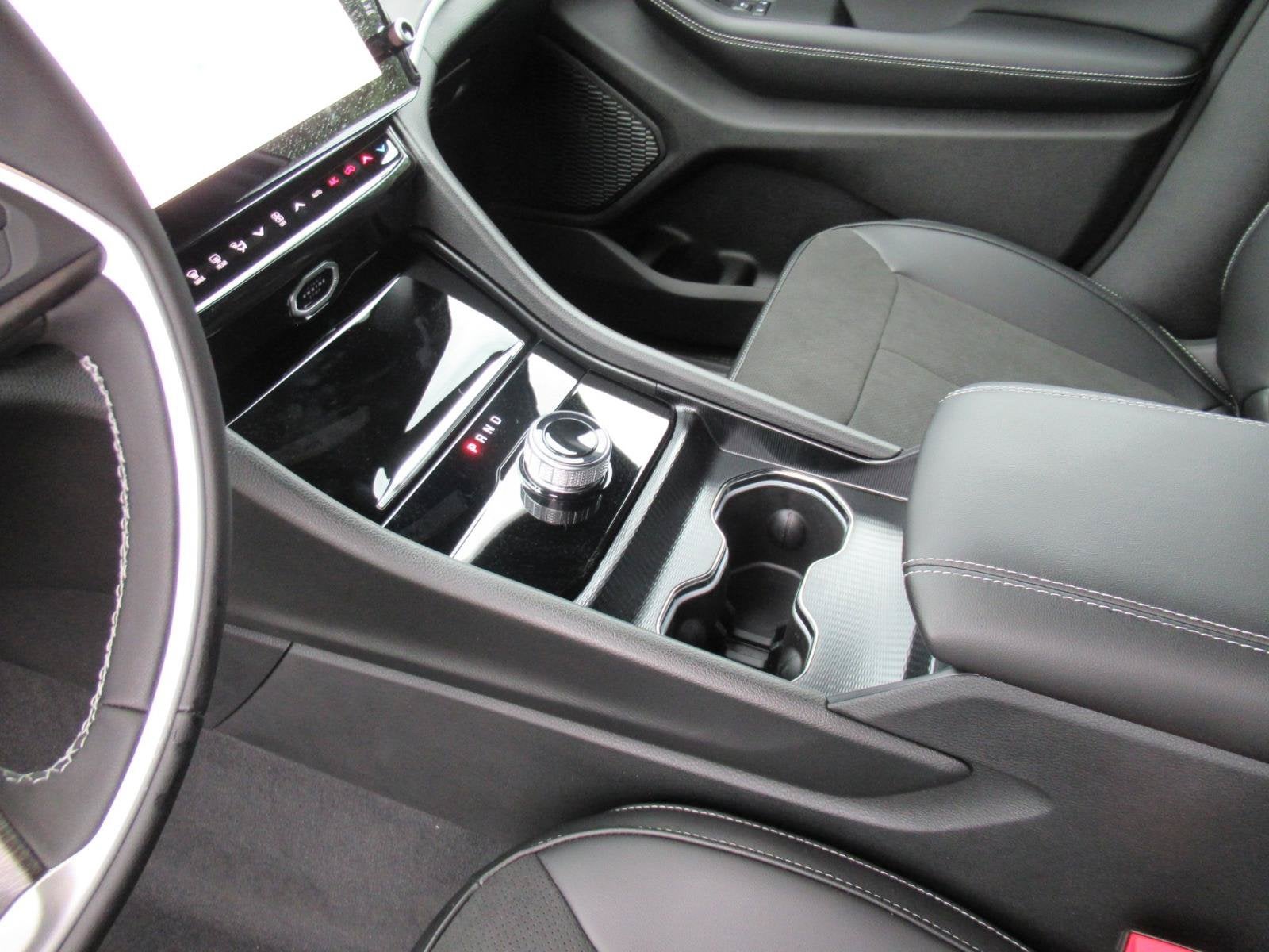 2027 Jeep Grand Cherokee GRAND CHEROKEE LAREDO ALTITUDE 4X2
