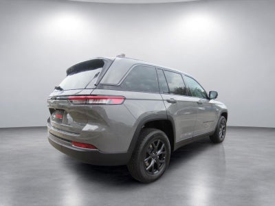 2027 Jeep Grand Cherokee GRAND CHEROKEE LAREDO ALTITUDE 4X2
