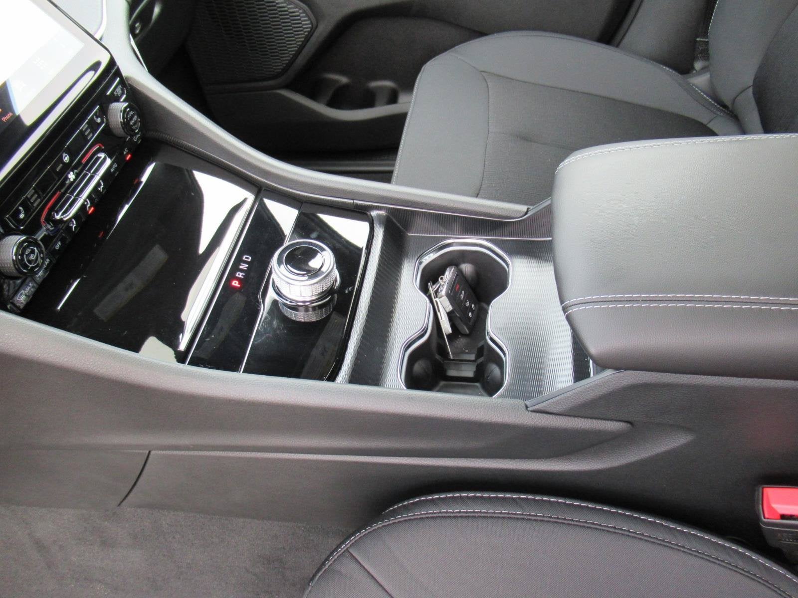 2027 Jeep Grand Cherokee GRAND CHEROKEE LAREDO X 4X4