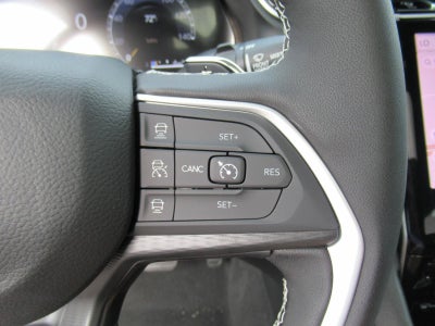 2027 Jeep Grand Cherokee GRAND CHEROKEE LAREDO X 4X4